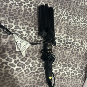 Amika beach wave curling iron